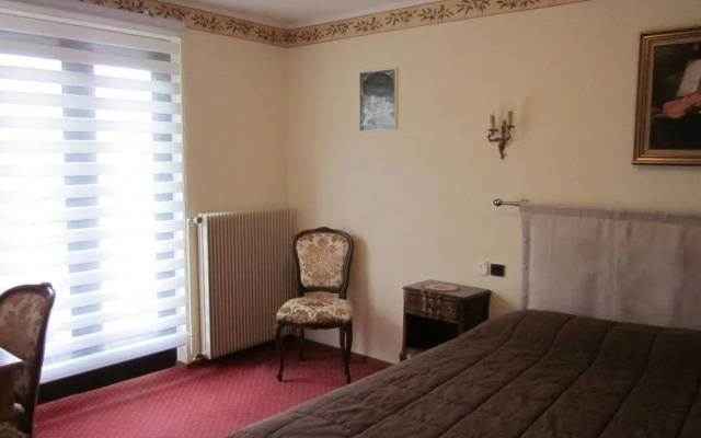 Logis Hostellerie Belle-Vue