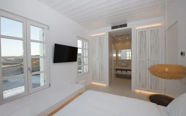 Ammonite Mykonos Private Suites