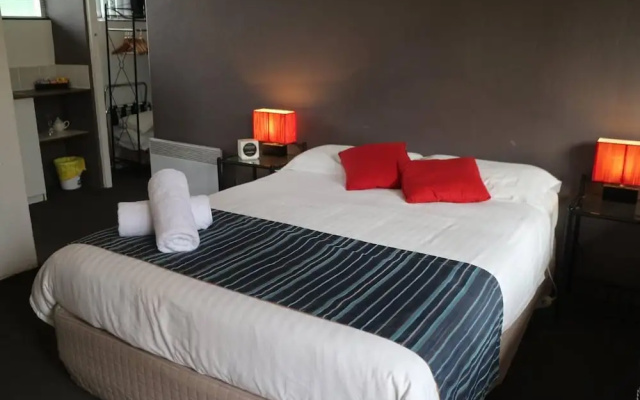 Tamar Cove Motel