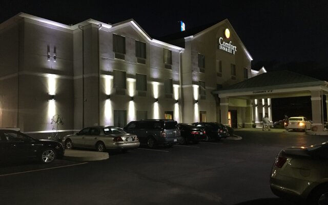 Comfort Inn And Suites In Dayton United States Of America From 87