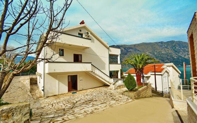 Отель Cattaroom Apartments Черногория, Столив - отзывы, цены и фото номеров - забронировать отель Cattaroom Apartments онлайн вид на фасад