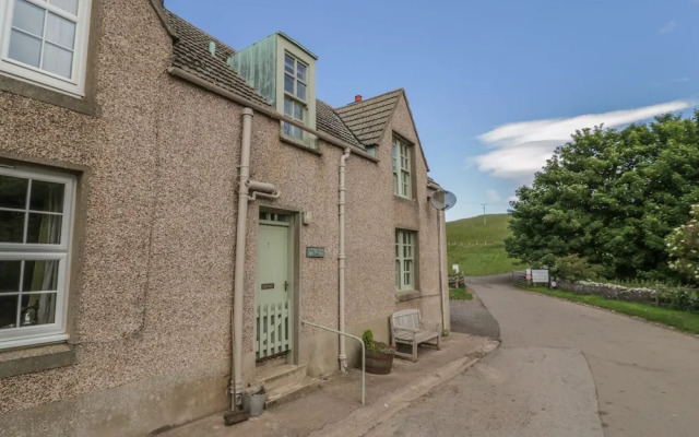 Near Bank Cottage