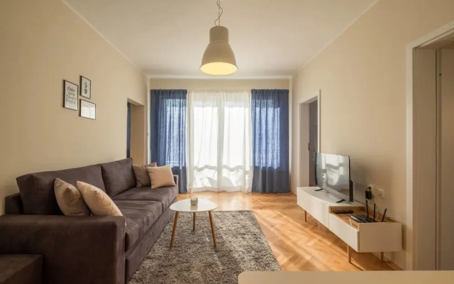 FM Deluxe 2-BDR Apartment with Balcony - Zaimov Park