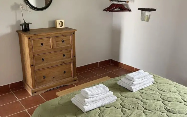Miluna Oasis Suites - Sleeps4-pool-mountainview
