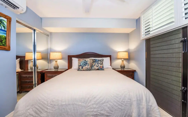 Noelani 304 3bdrm 2.5 Bath 3 Bedroom Condo by RedAwning