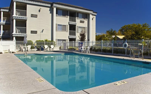 Super 8 Oroville
