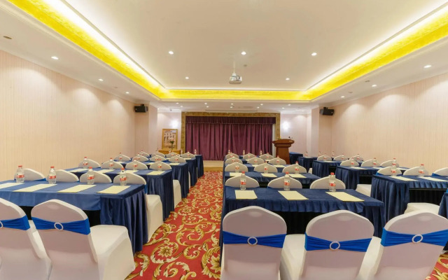 Vienna Hotel (Dongguan Songshan Lake Dalang Textile Center Store)