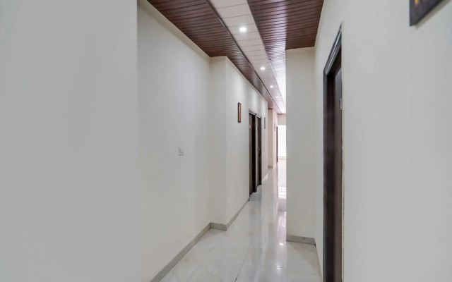 OYO Flagship 70056 Grand Inn Residency