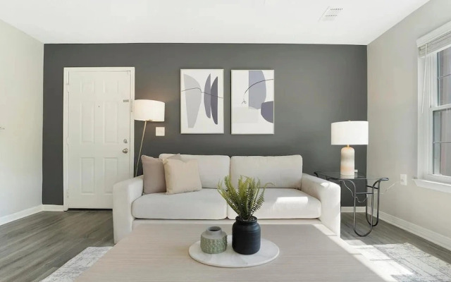 Landing Beautiful 1bd, Yoga Studio