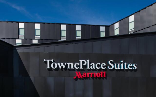 Отель TownePlace Suites by Marriott Saskatoon вид на фасад