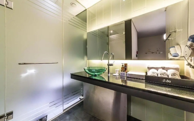 JBIS Hotel