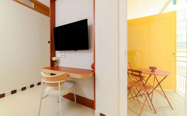 Suites 21 Luxury Apartment