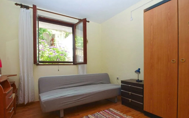 Apartment 949