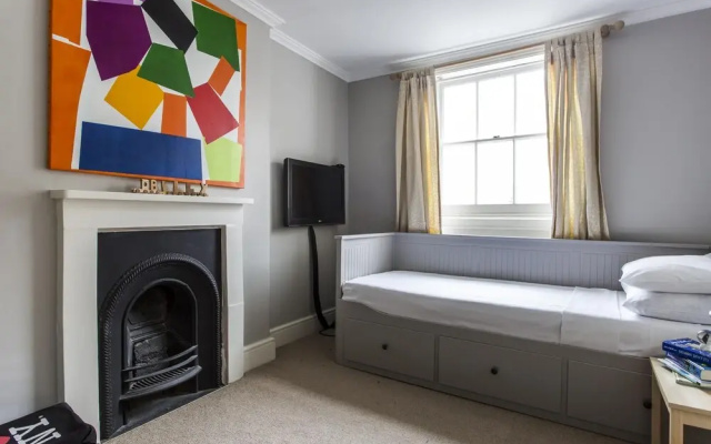 Albion Street by Onefinestay