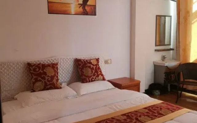 Detian transnational waterfall, meet Detian Inn