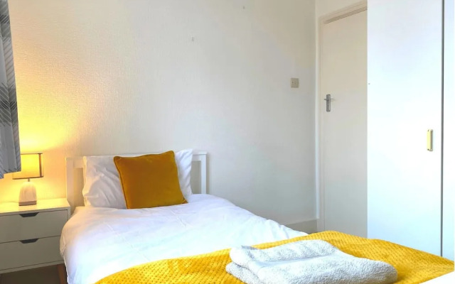 Bright and Spacious 4 Bedroom Home