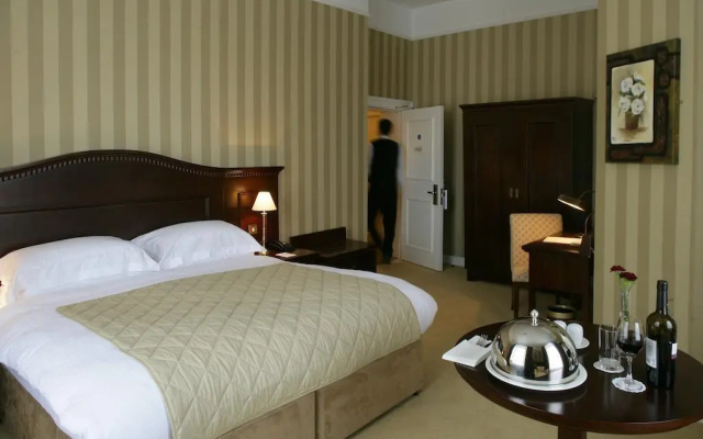 Lismore House Hotel