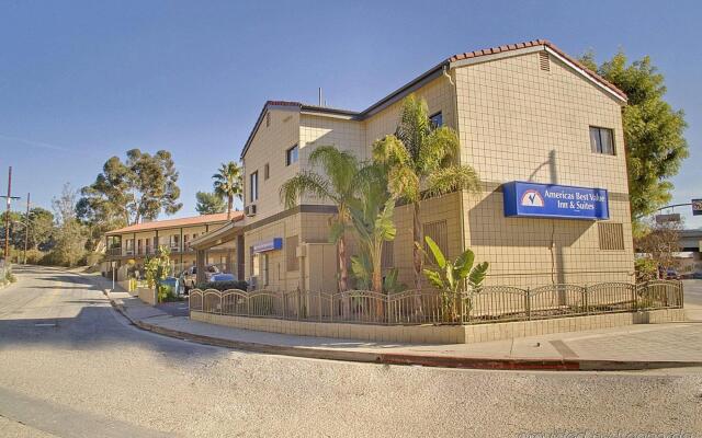 Отель Americas Best Value Inn And Suites США, Лос-Анджелес - отзывы, цены и фото номеров - забронировать отель Americas Best Value Inn And Suites онлайн вид на фасад