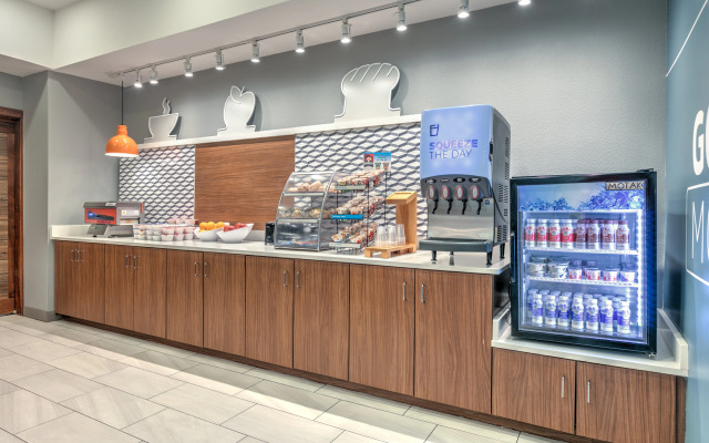 Holiday Inn Express & Suites Marshall by IHG