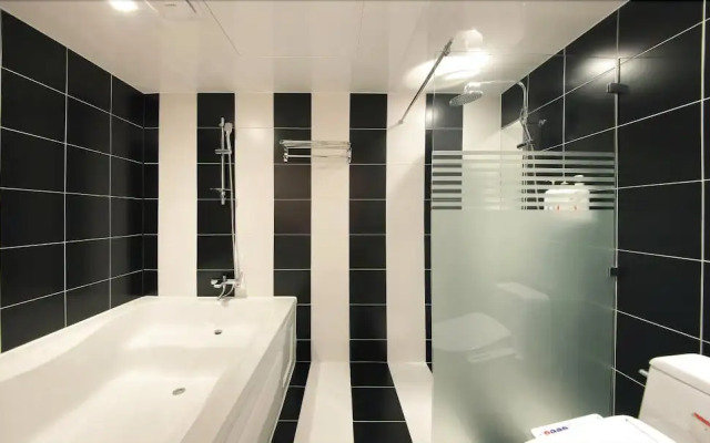 Dream Hotel