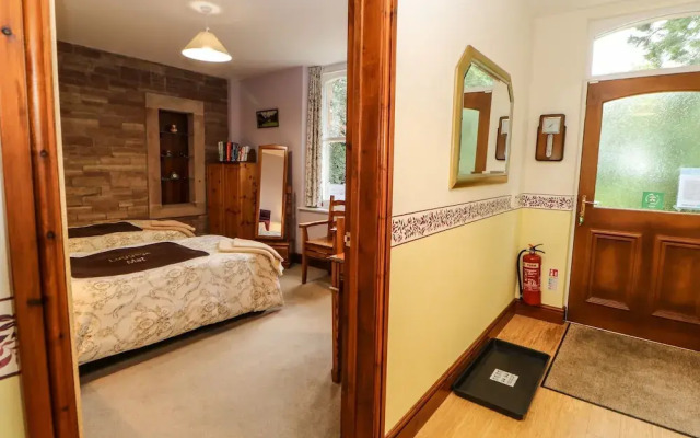Holly Lodge