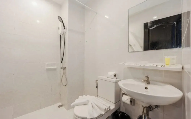 1BR Condo Pool Gym Near Beach C237