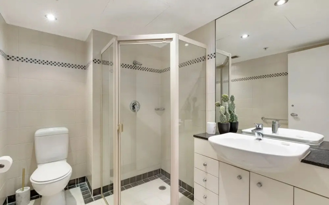 Sydney Cbd Self Contained Modern Studio Apartment