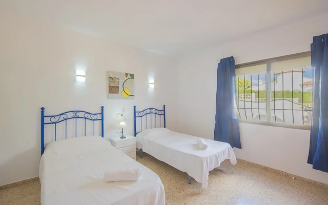 Villa - 4 Bedrooms with Pool, WiFi and Sea views - 104975