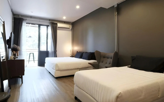 Iron32 Hotel