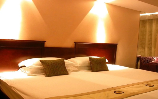 Suzhou Overseas Chinese Hotel