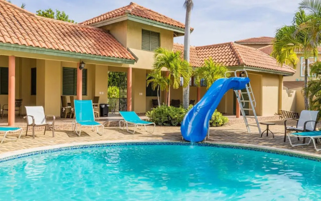 Tranquil 2BR 2BA in Gated Community Great Location