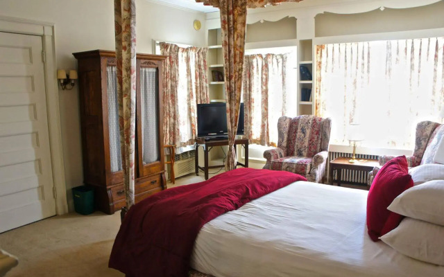 Inn at Mystic