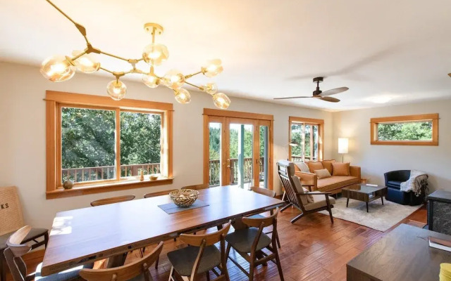 The Oaks Home features Private Disc Golf Course by RedAwning