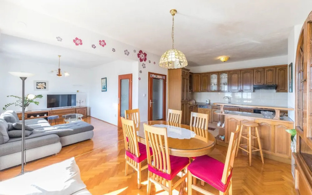 Amazing Apartment in Trogir With 2 Bedrooms and Wifi