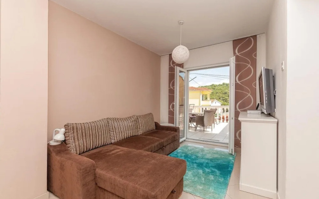 Beautiful Home in Pirovac With Wifi and 2 Bedrooms