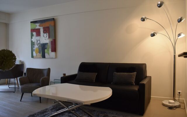 Апартаменты Studio Apartment Near Trocadéro & Champs Elysées комната для гостей