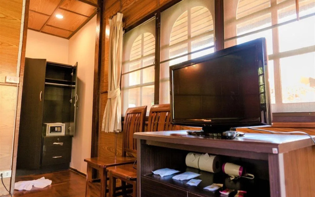 Bangrak Pier Bungalow