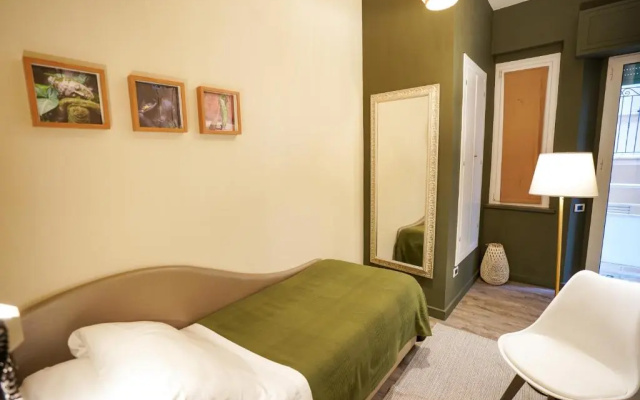 Holiday Thea & Residence