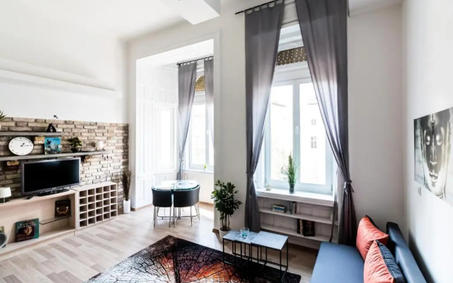 Dream Home Apartment