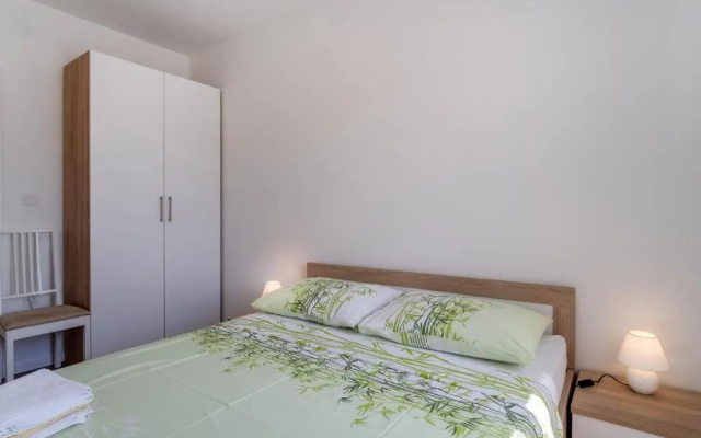 Apartment Mirna