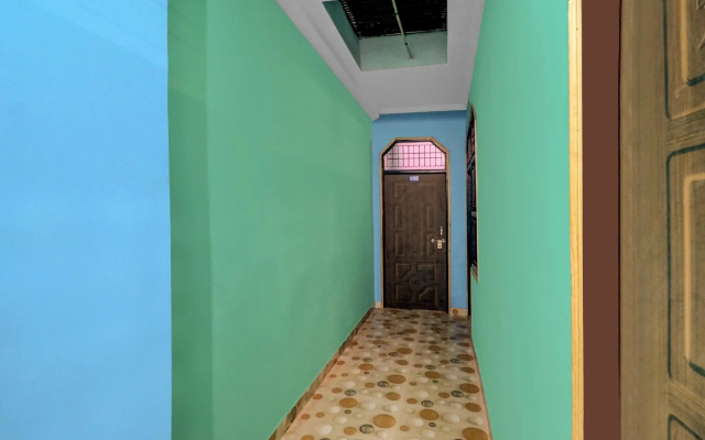 OYO 76152 Prem Hotel
