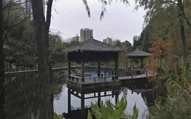 Manzhou International Hotel (Fushun Avenue)