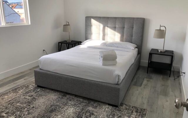 Отель Brand NEW Luxury Spacious 3bdr Townhome Close to 3rd St США, Лос-Анджелес - отзывы, цены и фото номеров - забронировать отель Brand NEW Luxury Spacious 3bdr Townhome Close to 3rd St онлайн комната для гостей