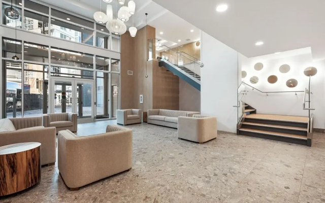 AQUA Corner Unit w Amazing View 614