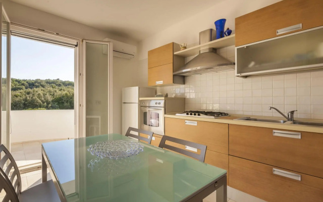 Holiday home with sea-view terrace in Castro-Bellaria PP