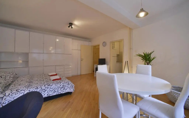 Gaga Apartments