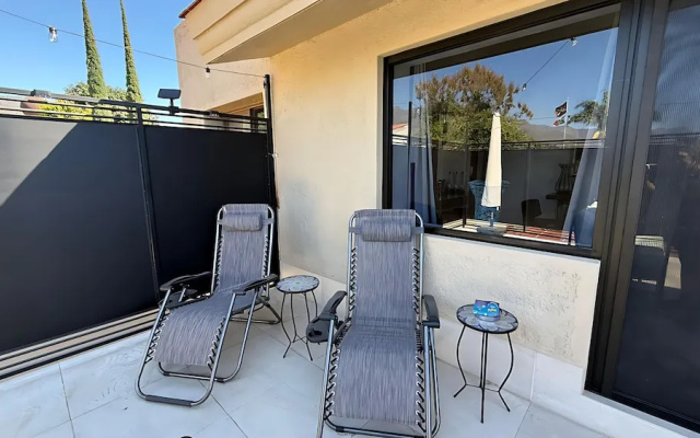 Luxurious 2 Bedroom Ajijic Home - Bikes - Huge Patio - Gym - Pickleball Court