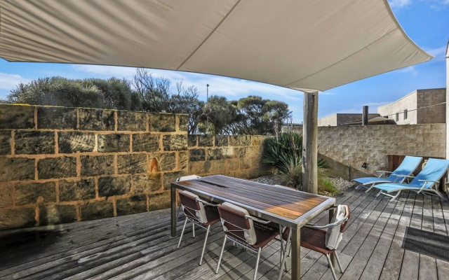 Hearn's Beachside Villa 4