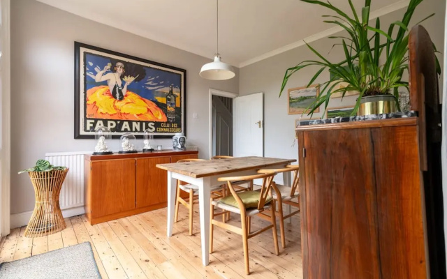 Beautiful Three Bed Abode Near Dollis Hill