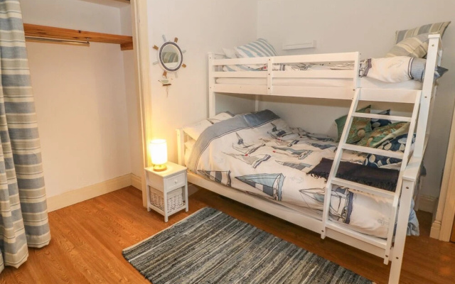 Apartment 7